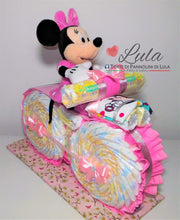 Carica l&#39;immagine nel visualizzatore di Gallery, Torte di Pannolini di Lula Creazioni - MOTO grande + Minnie - rosa femmina  Torte di pannolini di Lula Creazioni Moto peluche Minnie Topolino Pampers personalizzabile fucsia celeste azzurra maschio femmina rosa idea regalo gravidanza nascita battesimo baby shower neonato bella utile originale shop online spedizioni italia ancona
