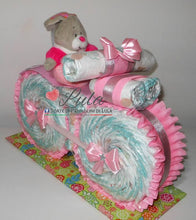 Carica l&#39;immagine nel visualizzatore di Gallery, Torte di Pannolini di Lula Creazioni - MOTO grande + Peluche - rosa femmina Torte di pannolini di Lula Creazioni Moto peluche Minnie Topolino Pampers personalizzabile fucsia celeste azzurra maschio femmina rosa idea regalo gravidanza nascita battesimo baby shower neonato bella utile originale shop online spedizioni italia ancona
