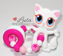 Carica l&#39;immagine nel visualizzatore di Gallery, Torte di Pannolini di Lula Creazioni - gioco dentizione silicone con iniziale - femmina gatto gattino
