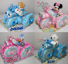 Carica l&#39;immagine nel visualizzatore di Gallery, Torte di pannolini Lula Creazioni - Triciclo Pampers peluche Minnie Paperina Topolino particolare azzurro maschio rosa femmina regalo nascita battesimo festa futura mamma gravidanza neonato bella shop online spedizioni italia ancona
