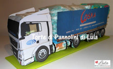 Carica l&#39;immagine nel visualizzatore di Gallery, Torte di pannolini di Lula Creazioni - baby camionista - Pampers - cisterna  autobotte camion  tir autotreno
