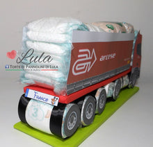 Carica l&#39;immagine nel visualizzatore di Gallery, Torte di pannolini di Lula Creazioni - baby camionista - Pampers - cisterna  autobotte camion  tir autotreno
