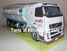 Carica l&#39;immagine nel visualizzatore di Gallery, Torte di pannolini di Lula Creazioni - baby camionista - Pampers - cisterna  autobotte camion
