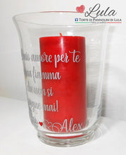 Carica l&#39;immagine nel visualizzatore di Gallery, Vaso con candela dedica personalizzata nomi dedica personalizzata amore idea regalo san valentino natale anniversario lei ragazza
