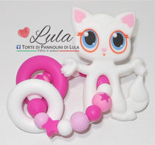 Carica l&#39;immagine nel visualizzatore di Gallery, Torta di pannolini di Lula Creazioni rosa fucsia aristogatti duchessa gatto femmina idea regalo bimba nTorta di pannolini pon pon personaggio a piacere topolino minnie principessa unisex maschio femmina rosa azzurro celeste giallo fucsia rosso verde idea regalo bella utile originale pampers nascita neonato gravidanza baby shower battesimo shop online spedizioni italia ancona massaggiagengive silicone gatto aristogattiascita battesimo baby shower
