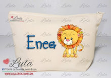 Carica l&#39;immagine nel visualizzatore di Gallery, torta di pannolini pampers pochette bustina borsetta organizer personalizzata lula creazioni idea regalo nascita battesimo baby shower utile originale particolare maschio femmina bimbo bimba bambino bambina economica shop online spedizioni italia ancona roma milano torino  re leone simba
